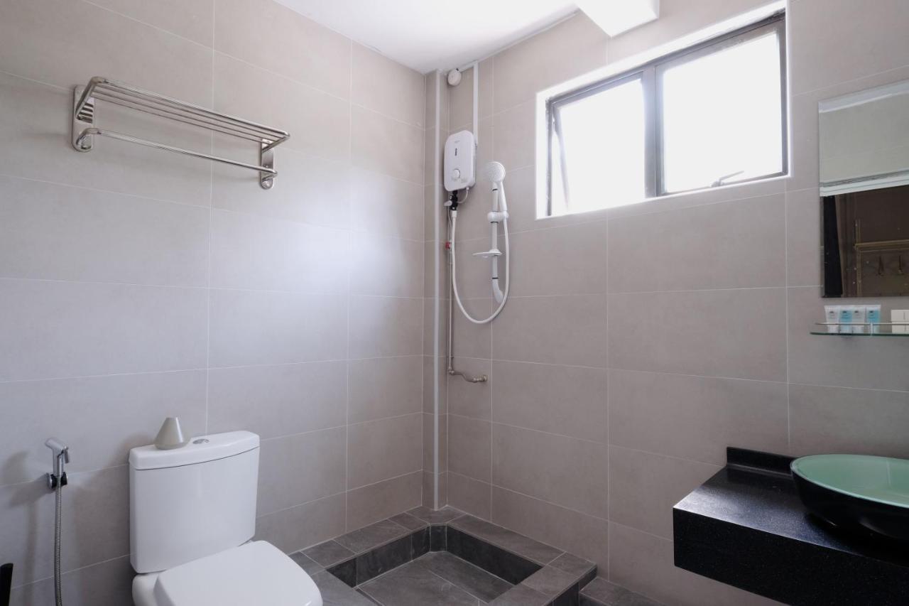 Q Loft Hotels At Bedok Сингапур Екстериор снимка