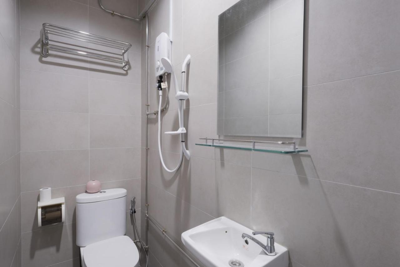 Q Loft Hotels At Bedok Сингапур Екстериор снимка
